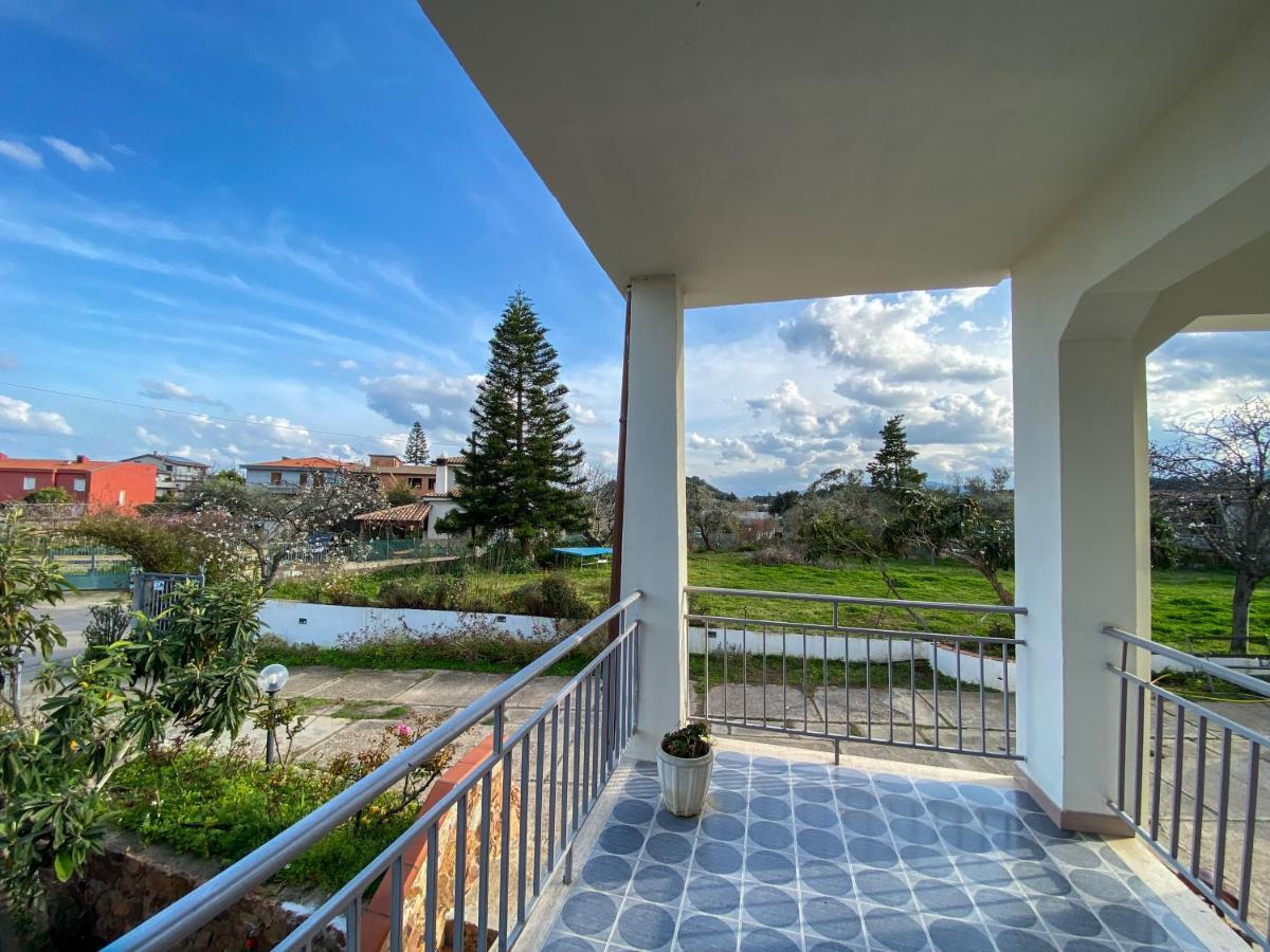 Villa Gladyr Lotzorai Exterior photo