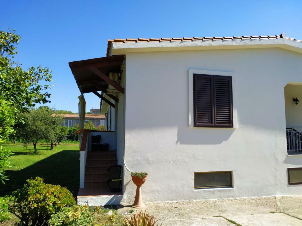 Villa Gladyr Lotzorai Exterior photo